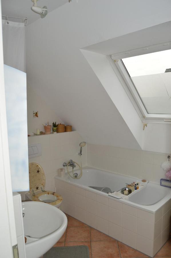 Haus 'Am Emberg' Apartment Köln Ngoại thất bức ảnh